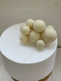 Фигурка из шоколадной глазури "Шары", белые, 5 шт