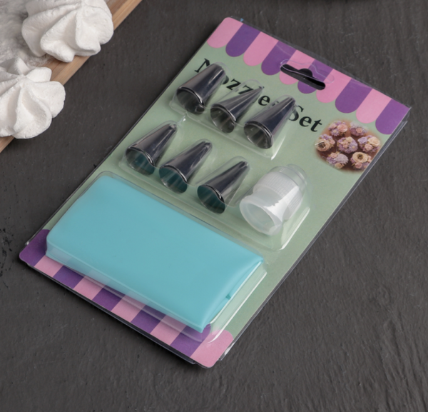 Набор кондитерский Доляна, 8 предметов: 6 насадок d=1,5 см, мешок 26 см, адаптер