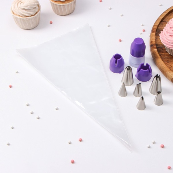 Набор кондитерский Доляна «Радость», 15 предметов: 5 кондитерских мешков, 6 насадок, адаптер, насадки