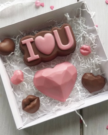 Форма пластиковая для шоколада "Love you"