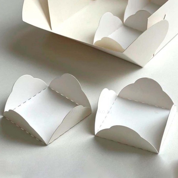 Коробка для моти с пластиковой крышкой 175*175*55 мм (9 ячеек), белая