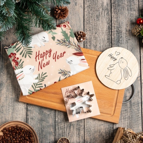 Набор подарочный Этель Christmas wreath: кухонное полотенце, подставка/горячего и вырубка для пряника