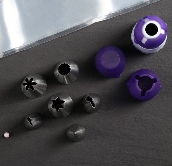 Набор кондитерский Доляна «Радость», 13 предметов: 6 насадок, адаптер, мешок 30 см, цвет МИКС