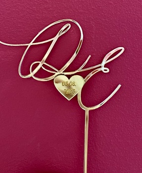 Акриловый топпер по индивидуальным размерам, Инициалы сердце, 10*11,5 см