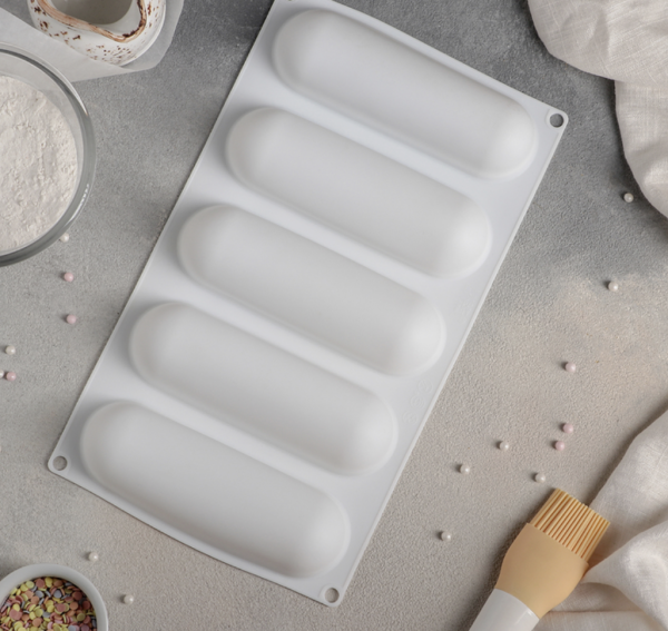 Форма для выпечки и муссовых десертов Доляна «Эклер», 30×17×3 см, 5 ячеек, 14,5×4,5 см, силикон