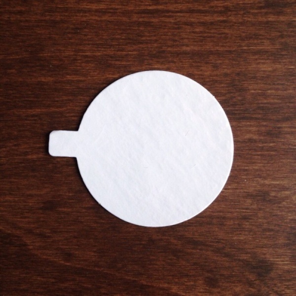 Подложка с держателем (сольерка) КРУГ 90 мм, односторонняя белая, 1 шт