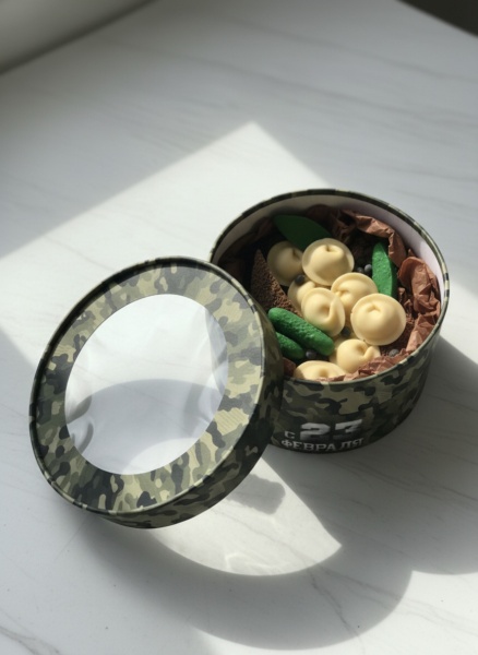 Коробка круглая с окном 16*7 см, 23 ФЕВРАЛЯ