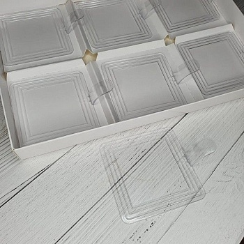 Подложка для пирожного пластиковая прозрачная КВАДРАТ 7,2*7,2 см  (Сольерка)