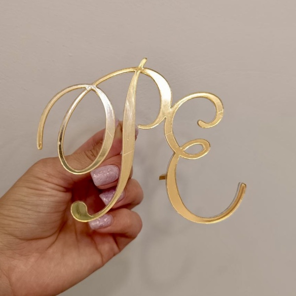 Акриловый топпер по индивидуальным размерам, Инициалы, 10*11 см